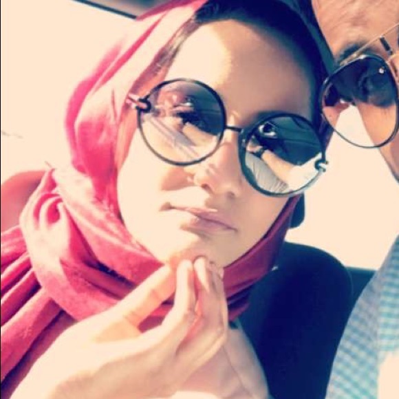 Meet your Posher, Nida - Picture 1 of 1